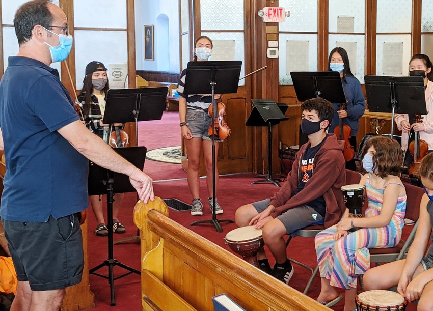 Guest artist Sasha Margolis conducts a klezmer workshop for Nesin Cultural Arts students this year.
